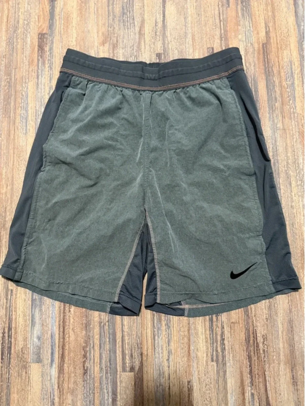 Nike Men’s running shorts size small   No liner